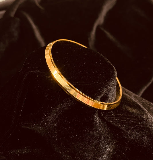 Elegant Gold Kada